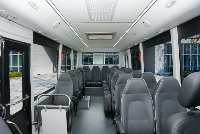 Hàng trăm xe bus điện 'made in Vietnam' sang Hàn Quốc: Đi hơn 310 km/sạc, một tính năng an toàn cực xịn- Ảnh 7. Hàng trăm xe bus điện 'made in Vietnam' sang Hàn Quốc: Đi hơn 310 km/sạc, một tính năng an toàn cực xịn- Ảnh 7.