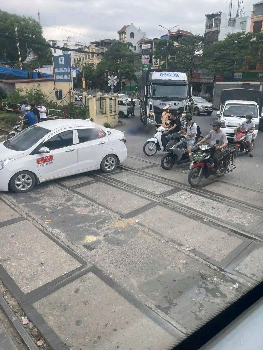 Nữ sinh năm cuối tử vong trên phố Hà Nội: Camera hành trình hé lộ nguyên nhân- Ảnh 2.