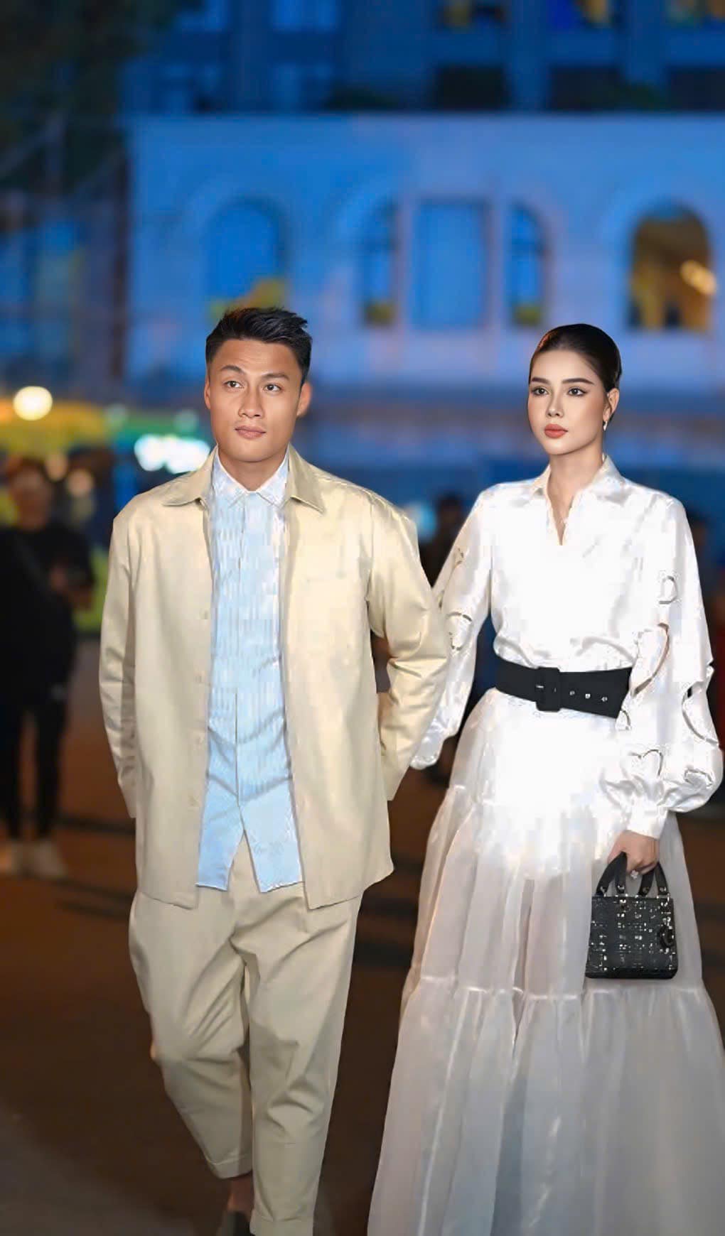 Công Vinh-Thuỷ Tiên, Công Phượng-Hoà Minzy và những cặp đôi cầu thủ - mỹ nhân showbiz gây sốt 1 thời giờ ra sao?- Ảnh 3. Công Vinh-Thuỷ Tiên, Công Phượng-Hoà Minzy và những cặp đôi cầu thủ - mỹ nhân showbiz gây sốt 1 thời giờ ra sao?- Ảnh 3.