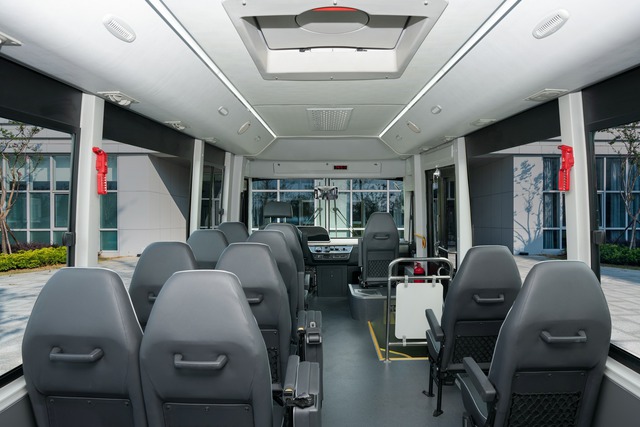Hàng trăm xe bus điện 'made in Vietnam' sang Hàn Quốc: Đi hơn 310 km/sạc, một tính năng an toàn cực xịn- Ảnh 5. Hàng trăm xe bus điện 'made in Vietnam' sang Hàn Quốc: Đi hơn 310 km/sạc, một tính năng an toàn cực xịn- Ảnh 5.