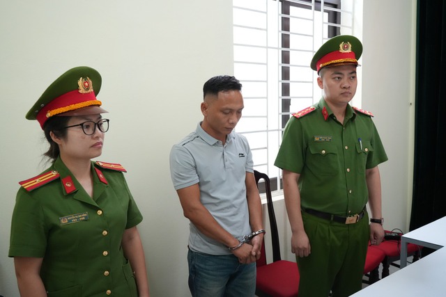 Bắt tạm giam kẻ buôn hàng cấm Nguyễn Văn Vững- Ảnh 2. Bắt tạm giam kẻ buôn hàng cấm Nguyễn Văn Vững- Ảnh 2.