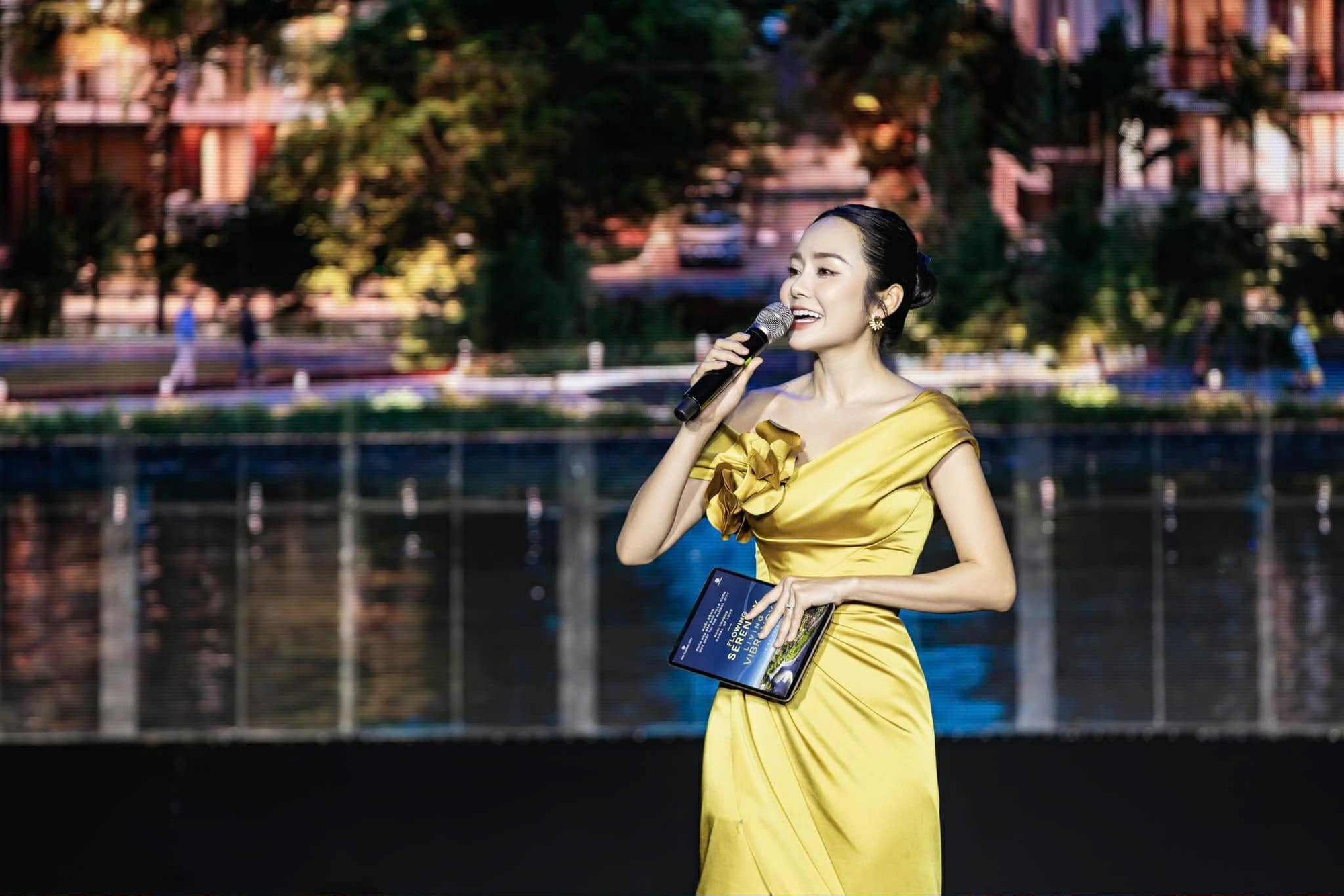 Nữ MC từng dẫn loạt sự kiện tầm cỡ của Forbes Việt Nam, Shark Tank gây ấn tượng với điểm IELTS, học vấn đáng nể- Ảnh 3. Nữ MC từng dẫn loạt sự kiện tầm cỡ của Forbes Việt Nam, Shark Tank gây ấn tượng với điểm IELTS, học vấn đáng nể- Ảnh 3.