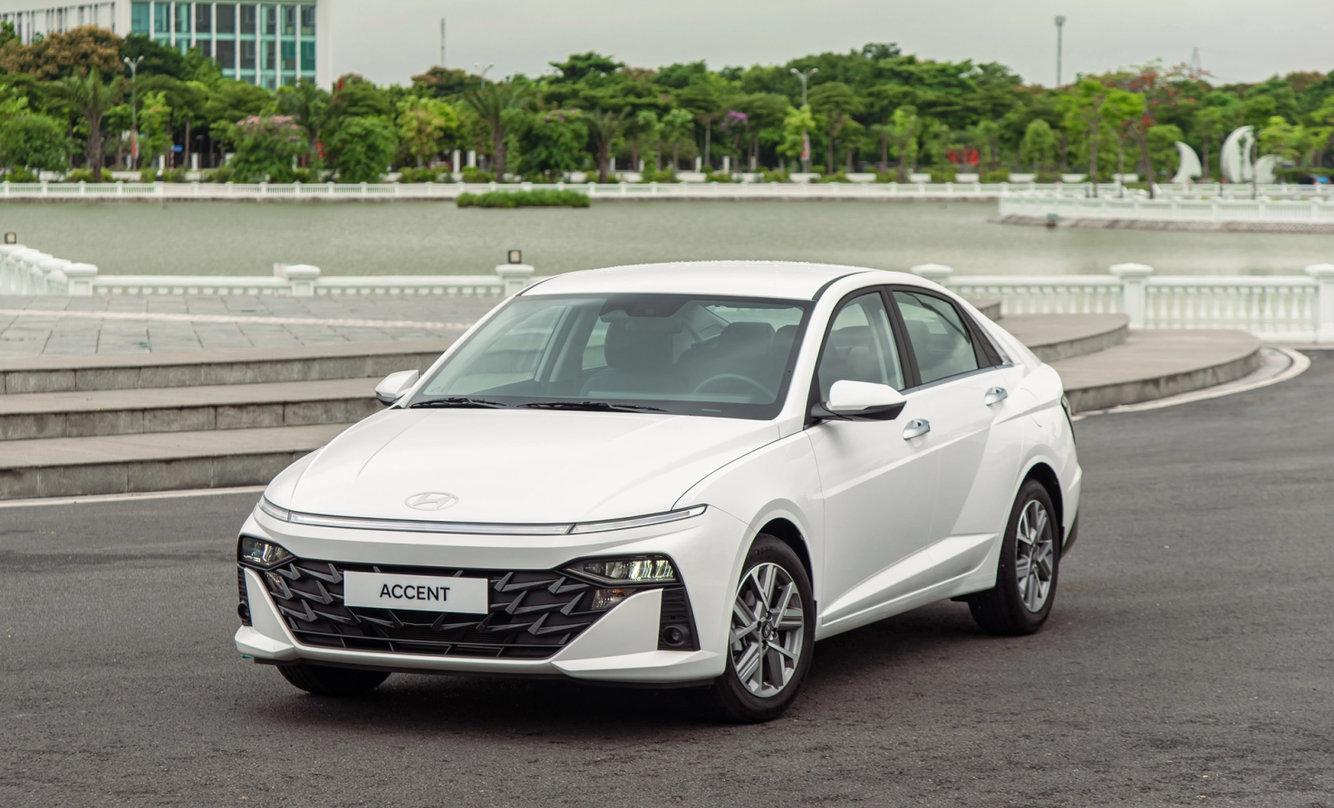 Ô tô Hyundai đồng loạt nhận ưu đãi lớn: Giảm tới 100% lệ phí trước bạ, Accent xuống ngang Kia Morning- Ảnh 3. Ô tô Hyundai đồng loạt nhận ưu đãi lớn: Giảm tới 100% lệ phí trước bạ, Accent xuống ngang Kia Morning- Ảnh 3.