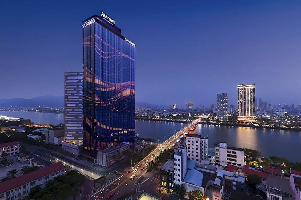 Tổ hợp căn hộ, khách sạn Marriot tại "km số 00" Đà Nẵng lập kỷ lục giá mới, có thể chạm ngưỡng 280 triệu đồng/m2- Ảnh 2. Tổ hợp căn hộ, khách sạn Marriot tại "km số 00" Đà Nẵng lập kỷ lục giá mới, có thể chạm ngưỡng 280 triệu đồng/m2- Ảnh 2.