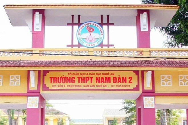 Đình chỉ một giám thị có phát ngôn “học chi cho lắm rồi cũng đi làm thuê, công nhân”- Ảnh 1. Đình chỉ một giám thị có phát ngôn “học chi cho lắm rồi cũng đi làm thuê, công nhân”- Ảnh 1.