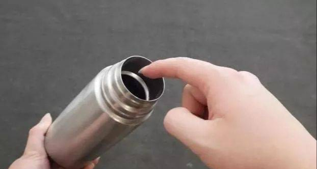 "Bí mật đen tối" của bình giữ nhiệt, nhiều người không biết vô tư dùng, chẳng trách bệnh từ miệng vào- Ảnh 2. "Bí mật đen tối" của bình giữ nhiệt, nhiều người không biết vô tư dùng, chẳng trách bệnh từ miệng vào- Ảnh 2.