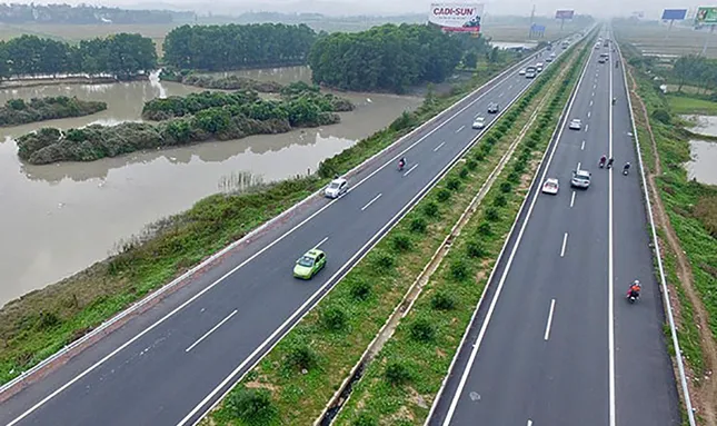 Lý do Bộ Xây dựng 'bác' đề xuất mở rộng cao tốc Hà Nội - Bắc Giang 8 làn xe- Ảnh 1. Lý do Bộ Xây dựng 'bác' đề xuất mở rộng cao tốc Hà Nội - Bắc Giang 8 làn xe- Ảnh 1.