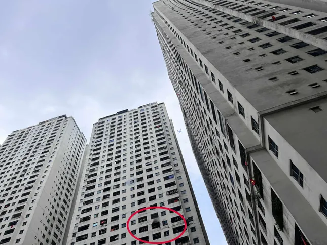 Cháy chung cư ở Hà Nội, khói đen cuồn cuộn bốc ra từ tầng 14- Ảnh 3. Cháy chung cư ở Hà Nội, khói đen cuồn cuộn bốc ra từ tầng 14- Ảnh 3.