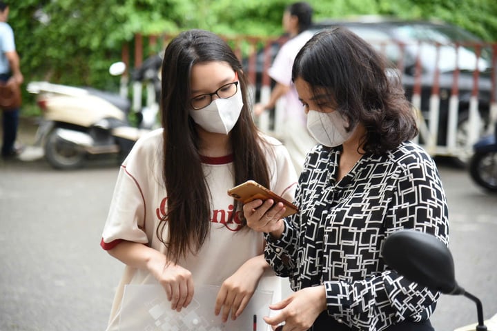 Hơn 5.700 em tranh suất vào lớp 10 THPT chuyên có tỷ lệ 'chọi' cao nhất Hà Nội- Ảnh 2. Hơn 5.700 em tranh suất vào lớp 10 THPT chuyên có tỷ lệ 'chọi' cao nhất Hà Nội- Ảnh 2.