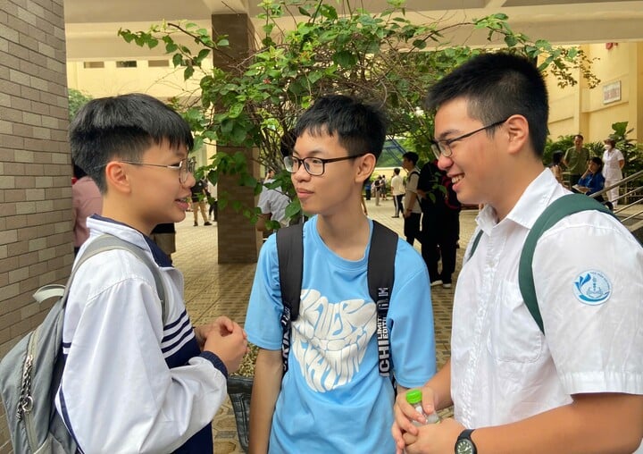 Hơn 5.700 em tranh suất vào lớp 10 THPT chuyên có tỷ lệ 'chọi' cao nhất Hà Nội- Ảnh 3. Hơn 5.700 em tranh suất vào lớp 10 THPT chuyên có tỷ lệ 'chọi' cao nhất Hà Nội- Ảnh 3.