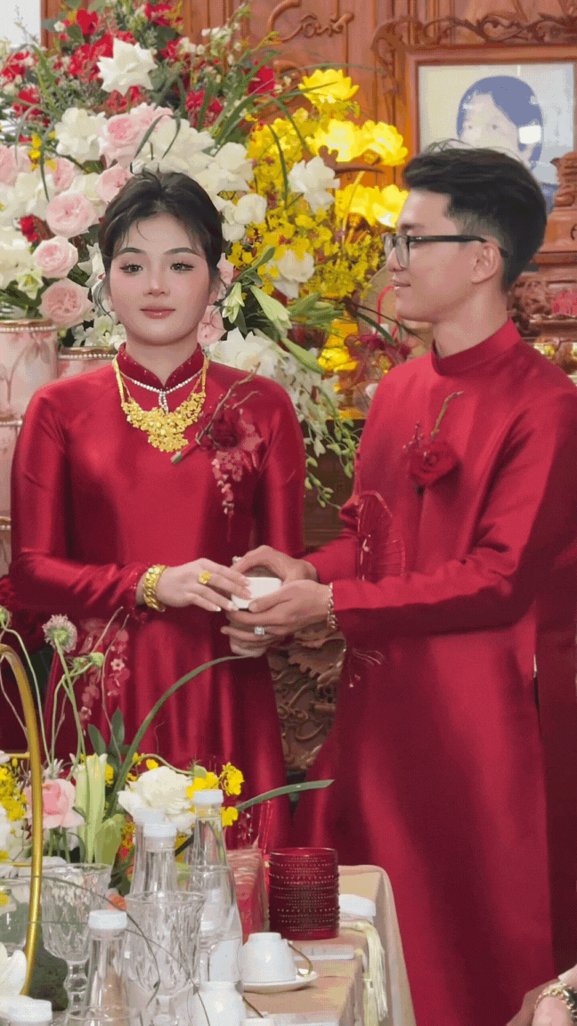 Độc lạ đám cưới miền Tây: Cô dâu được trao của hồi môn 100 con chồn hương, cổ phần nuôi hàu..., cảm xúc của bố vợ gây chú ý- Ảnh 4. Độc lạ đám cưới miền Tây: Cô dâu được trao của hồi môn 100 con chồn hương, cổ phần nuôi hàu..., cảm xúc của bố vợ gây chú ý- Ảnh 4.