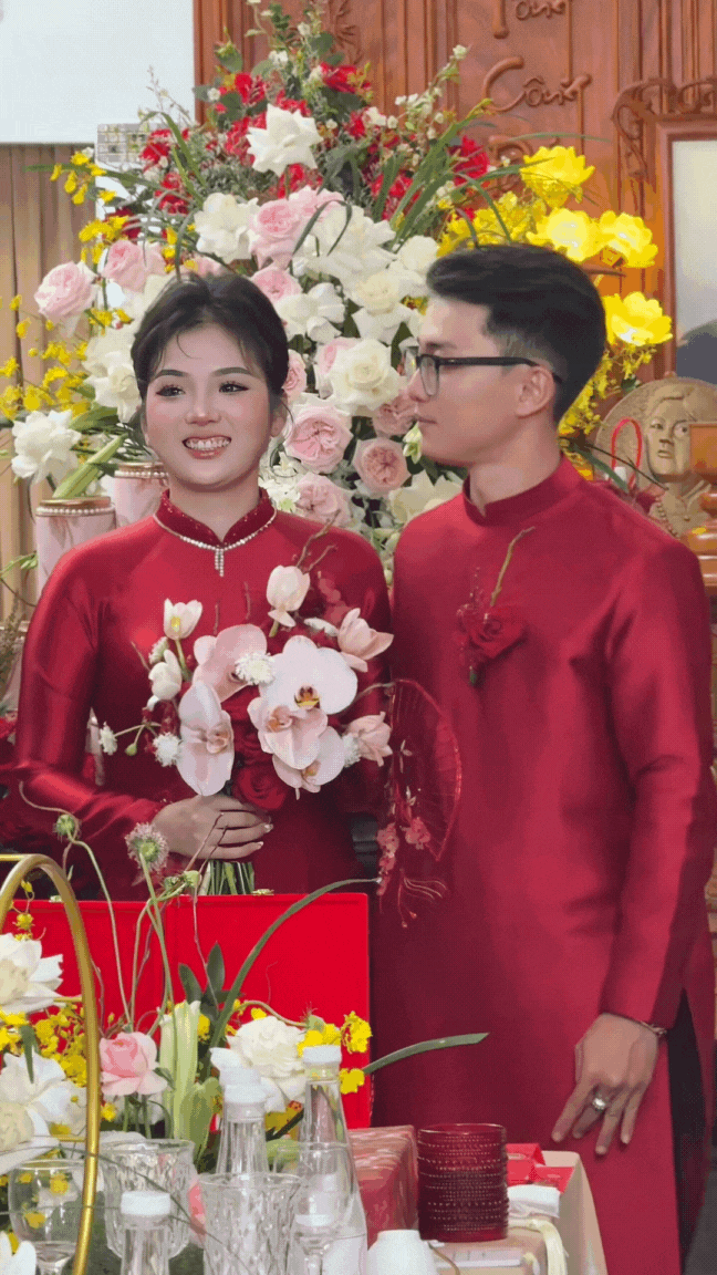 Độc lạ đám cưới miền Tây: Cô dâu được trao của hồi môn 100 con chồn hương, cổ phần nuôi hàu..., cảm xúc của bố vợ gây chú ý- Ảnh 6. Độc lạ đám cưới miền Tây: Cô dâu được trao của hồi môn 100 con chồn hương, cổ phần nuôi hàu..., cảm xúc của bố vợ gây chú ý- Ảnh 6.