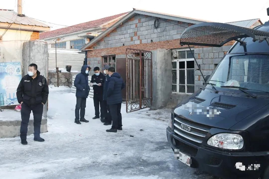 Trung Quốc: Tịch thu 208 thùng tiền giả giá trị 1.500 tỷ đồng tại 1 nhà máy vật liệu xây dựng bỏ hoang- Ảnh 1.