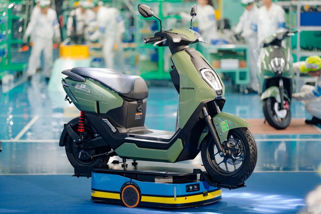 2 mẫu xe điện dưới 30 triệu đồng vừa ra mắt: Trang bị 1 tính năng chưa từng thấy trong phân khúc- Ảnh 1. 2 mẫu xe điện dưới 30 triệu đồng vừa ra mắt: Trang bị 1 tính năng chưa từng thấy trong phân khúc- Ảnh 1.