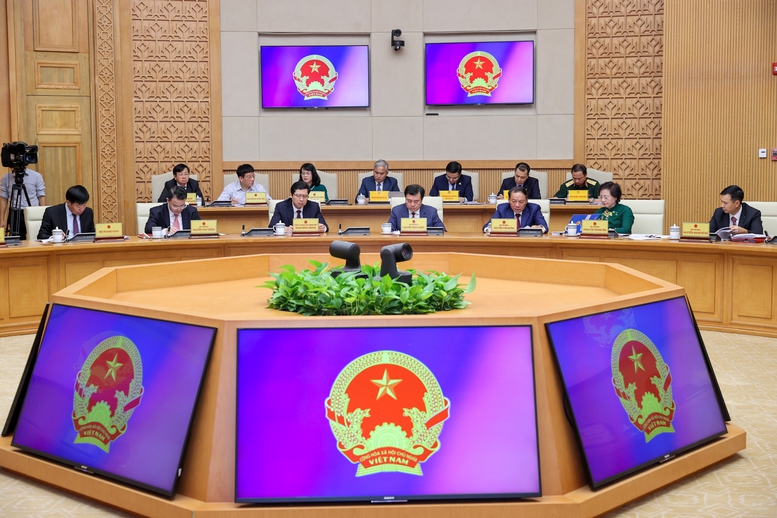 Thủ tướng: 'Làm ngày làm đêm, làm thêm ngày nghỉ' để hoàn thành công việc- Ảnh 8. Thủ tướng: 'Làm ngày làm đêm, làm thêm ngày nghỉ' để hoàn thành công việc- Ảnh 8.