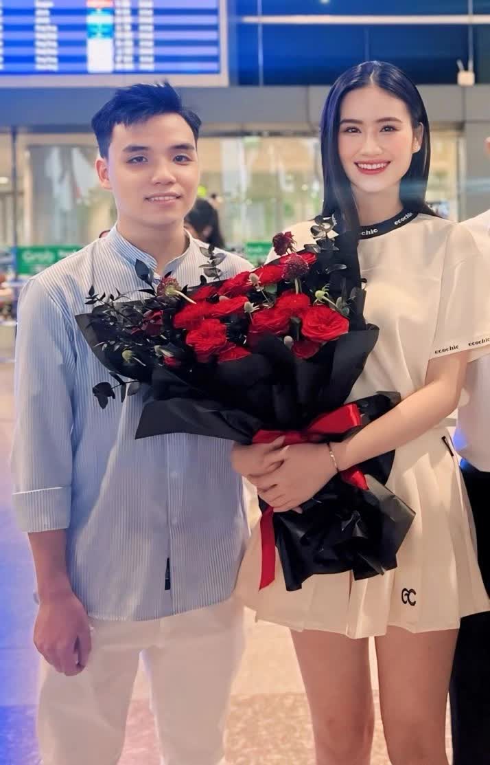 Hoa hậu Ý Nhi về nước sau thành tích Top 40 Miss World, bạn trai lần nữa vắng mặt giữa nghi vấn chia tay- Ảnh 1. Hoa hậu Ý Nhi về nước sau thành tích Top 40 Miss World, bạn trai lần nữa vắng mặt giữa nghi vấn chia tay- Ảnh 1.
