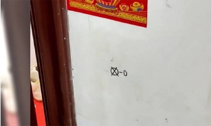 Chủ nhà sốc khi giải mã ký hiệu lũ trộm đánh dấu ở cửa: ‘Nghèo không có gì lấy'- Ảnh 1. Chủ nhà sốc khi giải mã ký hiệu lũ trộm đánh dấu ở cửa: ‘Nghèo không có gì lấy'- Ảnh 1.