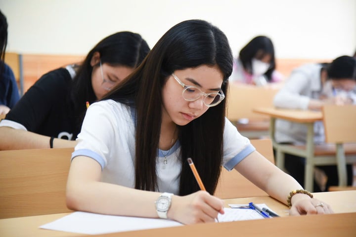 Thi lớp 10 Hà Nội: Những vật dụng bị cấm mang vào phòng thi- Ảnh 1.