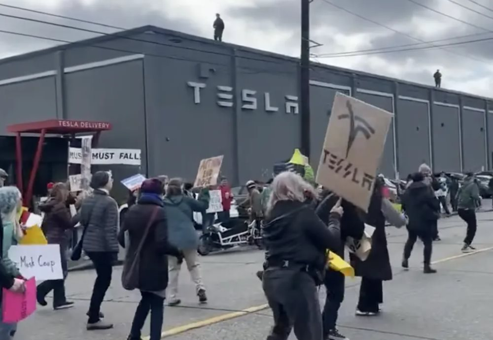 Chuyện gì đây: Elon Musk có thể sắp đón ngày sinh nhật tuổi 54 tồi tệ nhất trong cuộc đời, 50 cuộc biểu tình dự kiến tổ chức- Ảnh 1. Chuyện gì đây: Elon Musk có thể sắp đón ngày sinh nhật tuổi 54 tồi tệ nhất trong cuộc đời, 50 cuộc biểu tình dự kiến tổ chức- Ảnh 1.