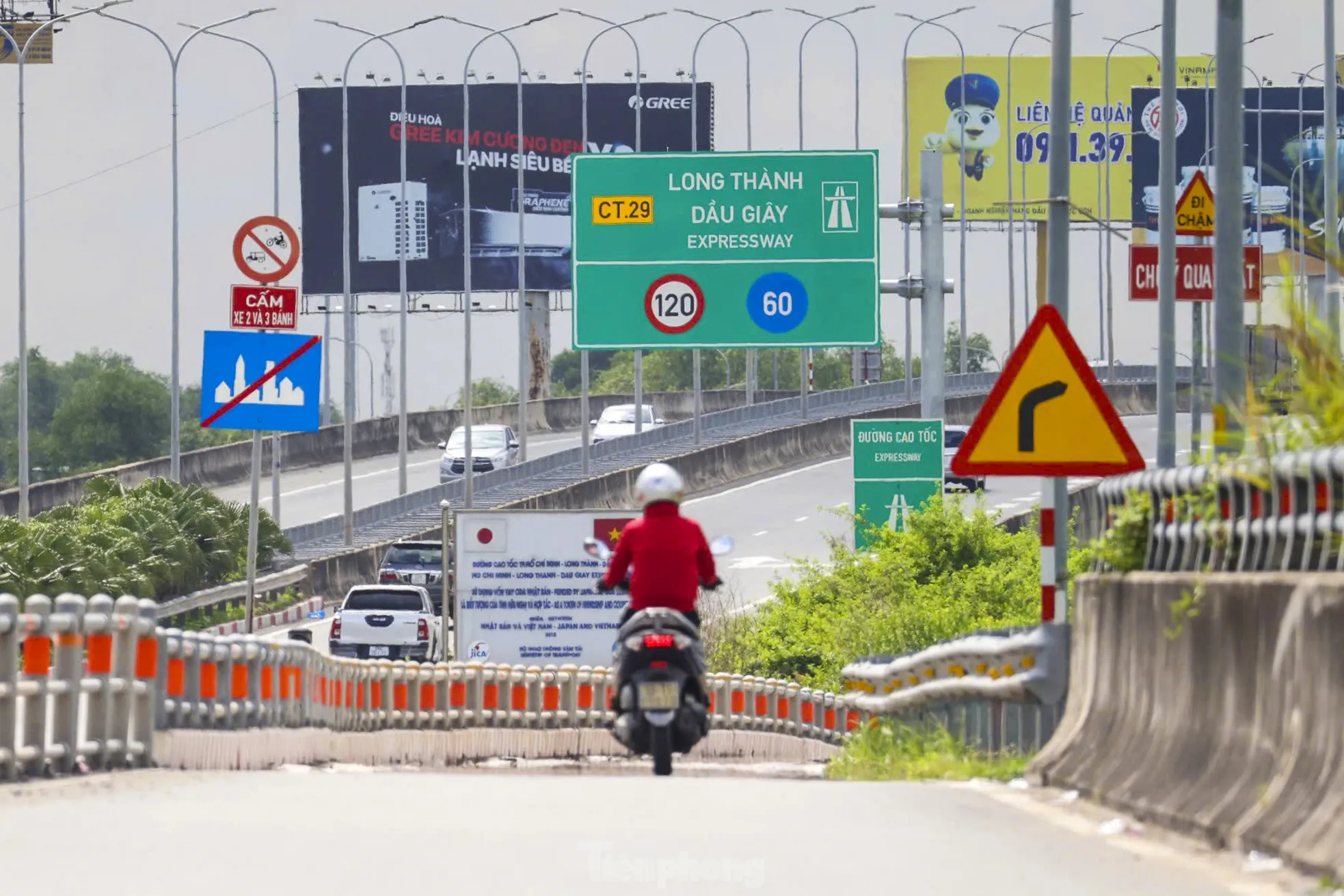 Cận cảnh tuyến cao tốc TPHCM-Long Thành-Dầu Giây sắp mở rộng lên 8 làn xe- Ảnh 9. Cận cảnh tuyến cao tốc TPHCM-Long Thành-Dầu Giây sắp mở rộng lên 8 làn xe- Ảnh 9.