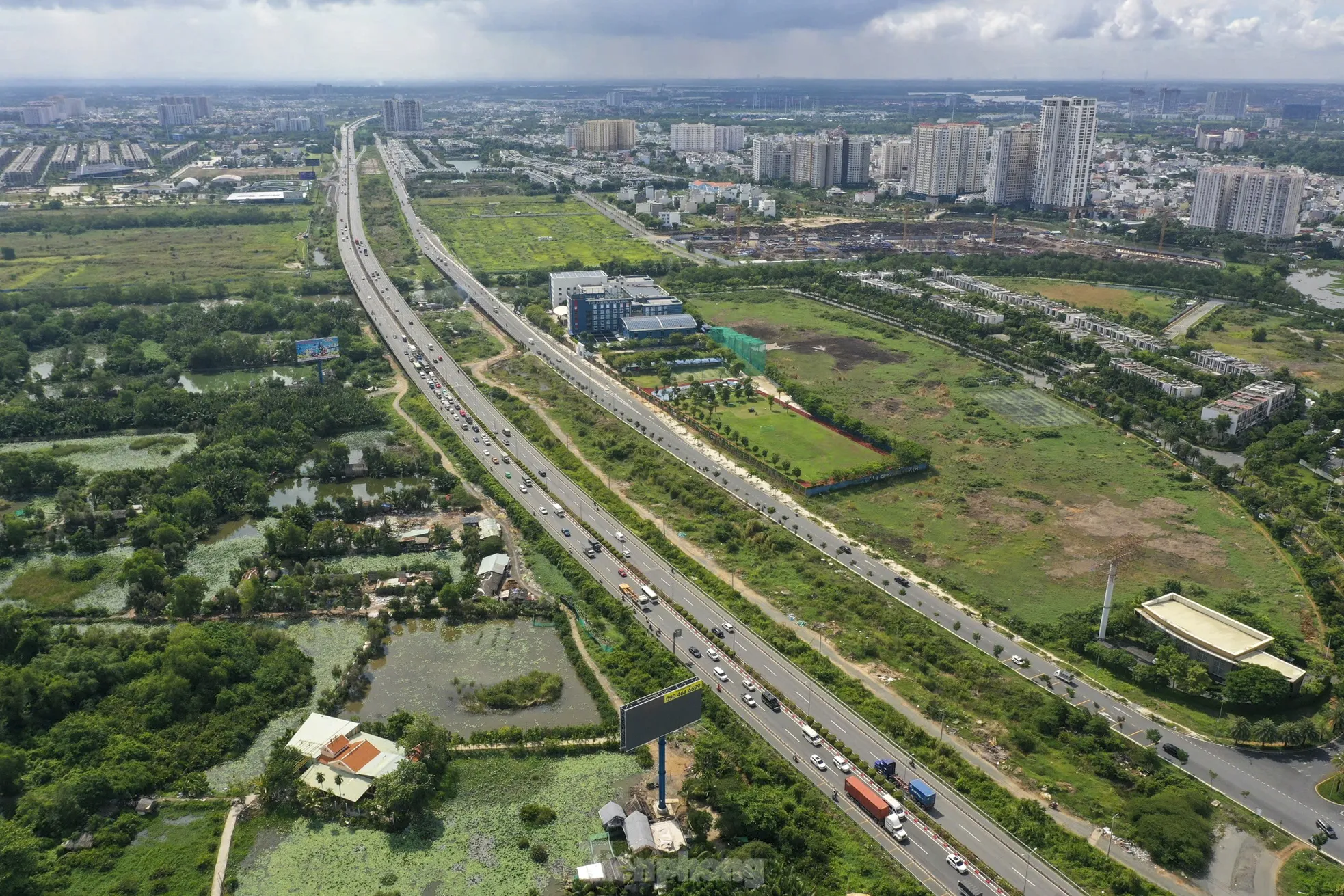 Cận cảnh tuyến cao tốc TPHCM-Long Thành-Dầu Giây sắp mở rộng lên 8 làn xe- Ảnh 7. Cận cảnh tuyến cao tốc TPHCM-Long Thành-Dầu Giây sắp mở rộng lên 8 làn xe- Ảnh 7.