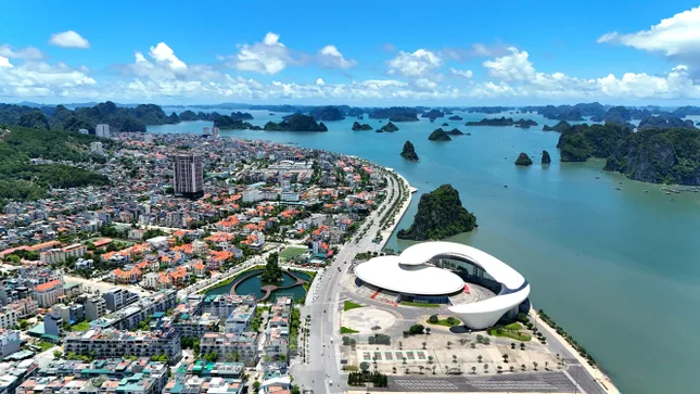 Quảng Ninh vận hành thử nghiệm mô hình chính quyền hai cấp từ 15/6- Ảnh 1. Quảng Ninh vận hành thử nghiệm mô hình chính quyền hai cấp từ 15/6- Ảnh 1.