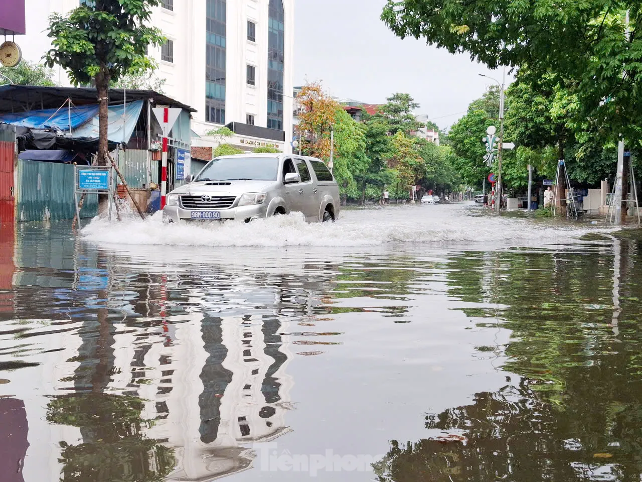 Thành phố Bắc Giang chìm trong 'biển nước'- Ảnh 5. Thành phố Bắc Giang chìm trong 'biển nước'- Ảnh 5.