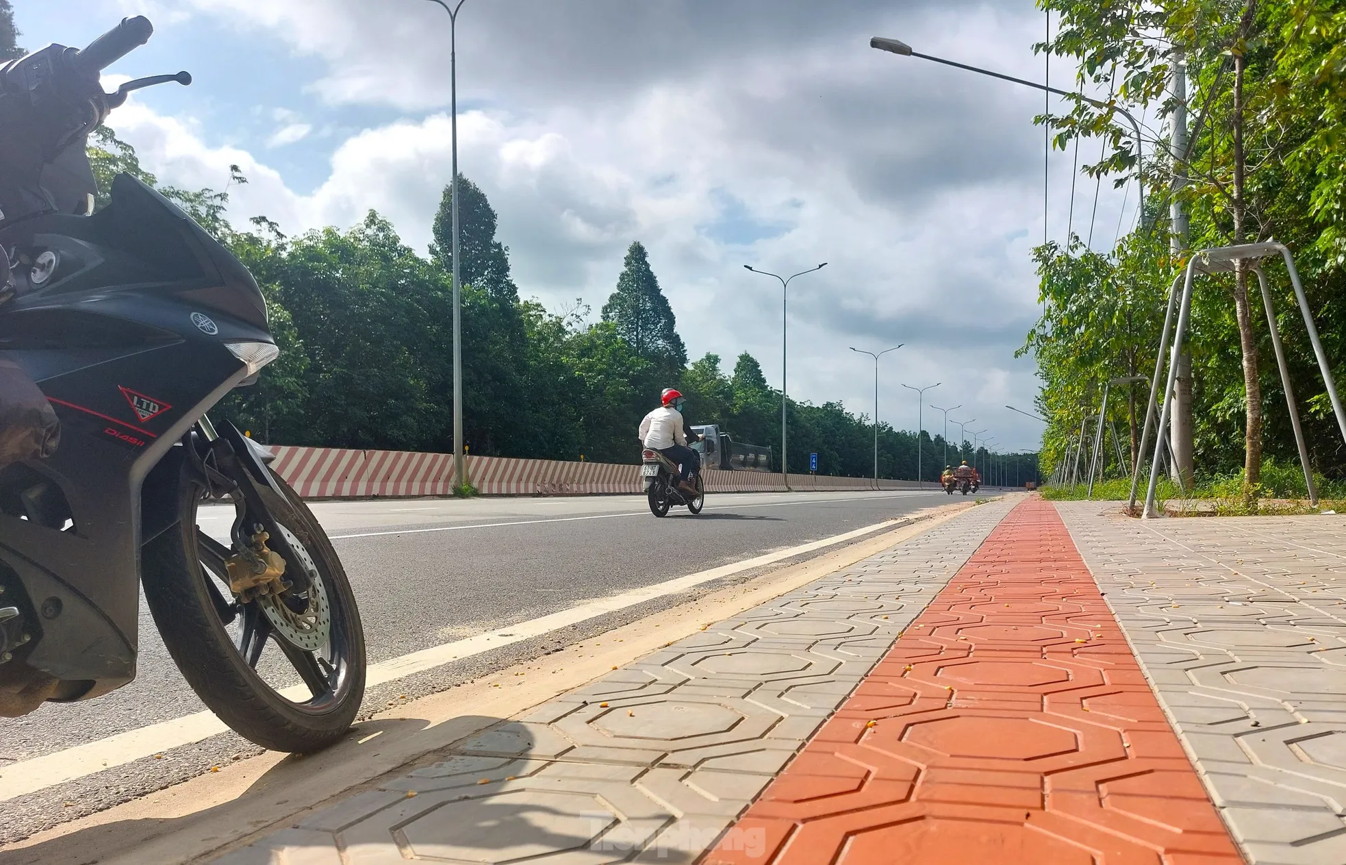 Ngắm tuyến đường băng qua rừng cao su nối Bình Dương với Tây Ninh vừa lên 6 làn- Ảnh 12. Ngắm tuyến đường băng qua rừng cao su nối Bình Dương với Tây Ninh vừa lên 6 làn- Ảnh 12.