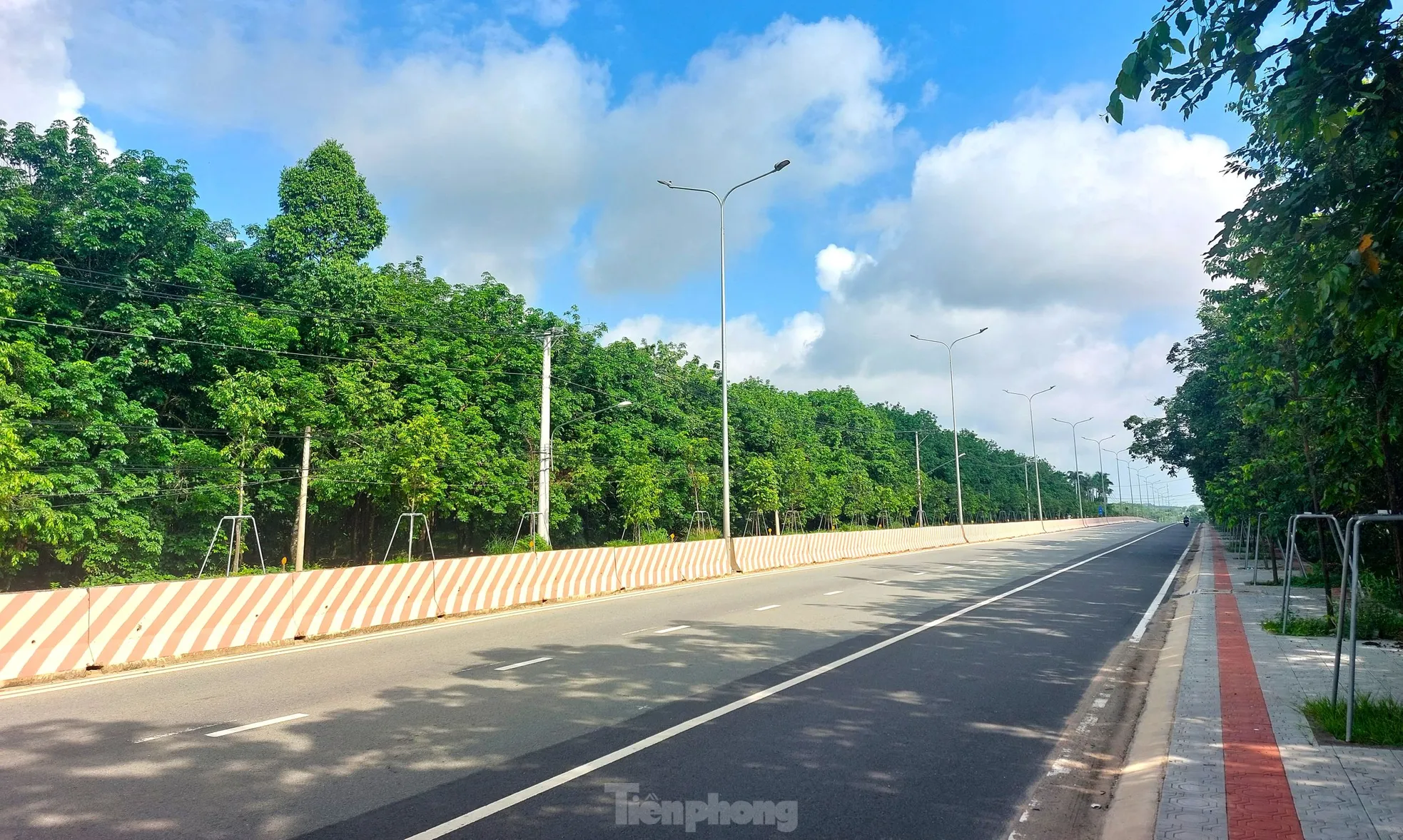 Ngắm tuyến đường băng qua rừng cao su nối Bình Dương với Tây Ninh vừa lên 6 làn- Ảnh 11. Ngắm tuyến đường băng qua rừng cao su nối Bình Dương với Tây Ninh vừa lên 6 làn- Ảnh 11.