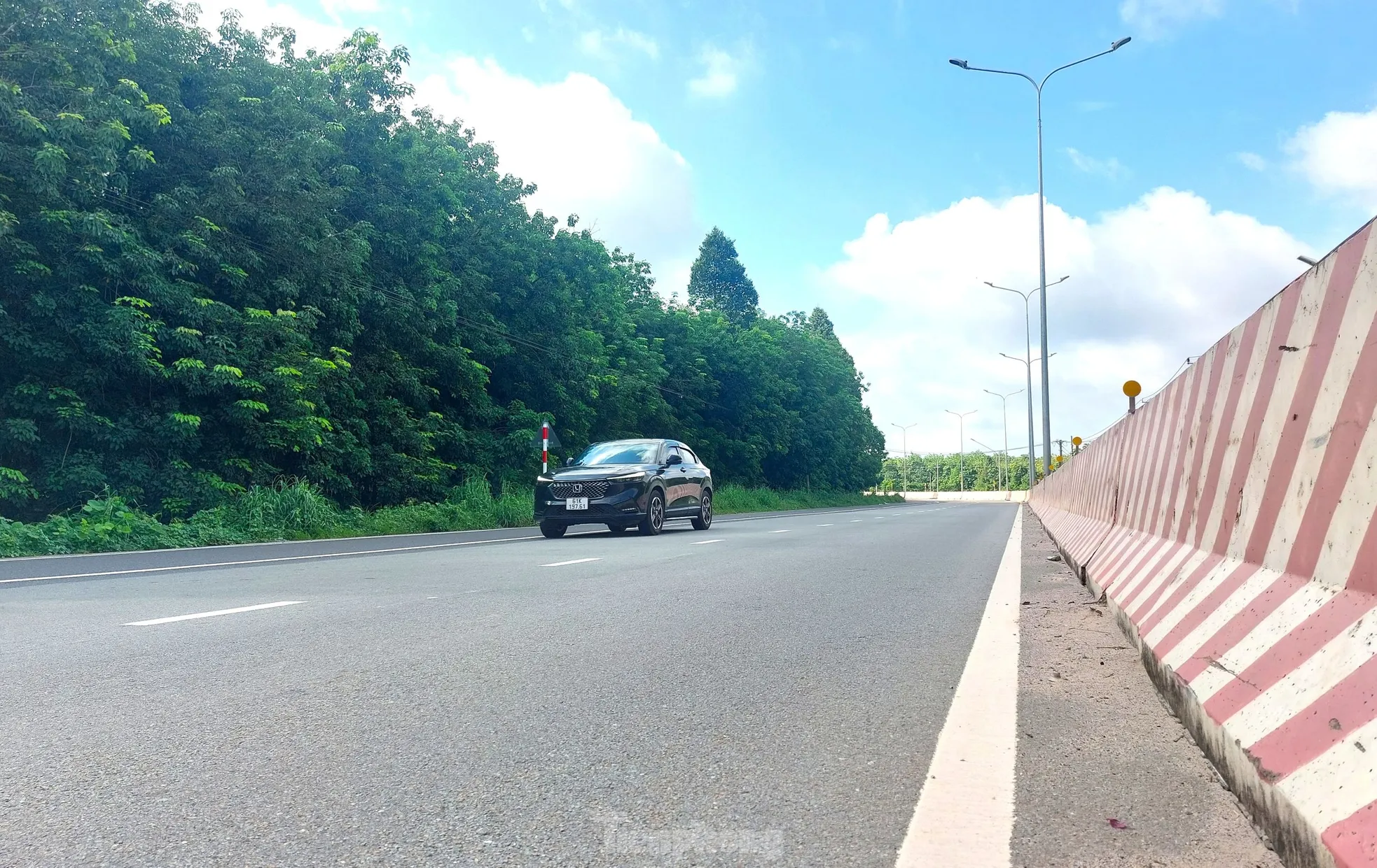 Ngắm tuyến đường băng qua rừng cao su nối Bình Dương với Tây Ninh vừa lên 6 làn- Ảnh 7. Ngắm tuyến đường băng qua rừng cao su nối Bình Dương với Tây Ninh vừa lên 6 làn- Ảnh 7.