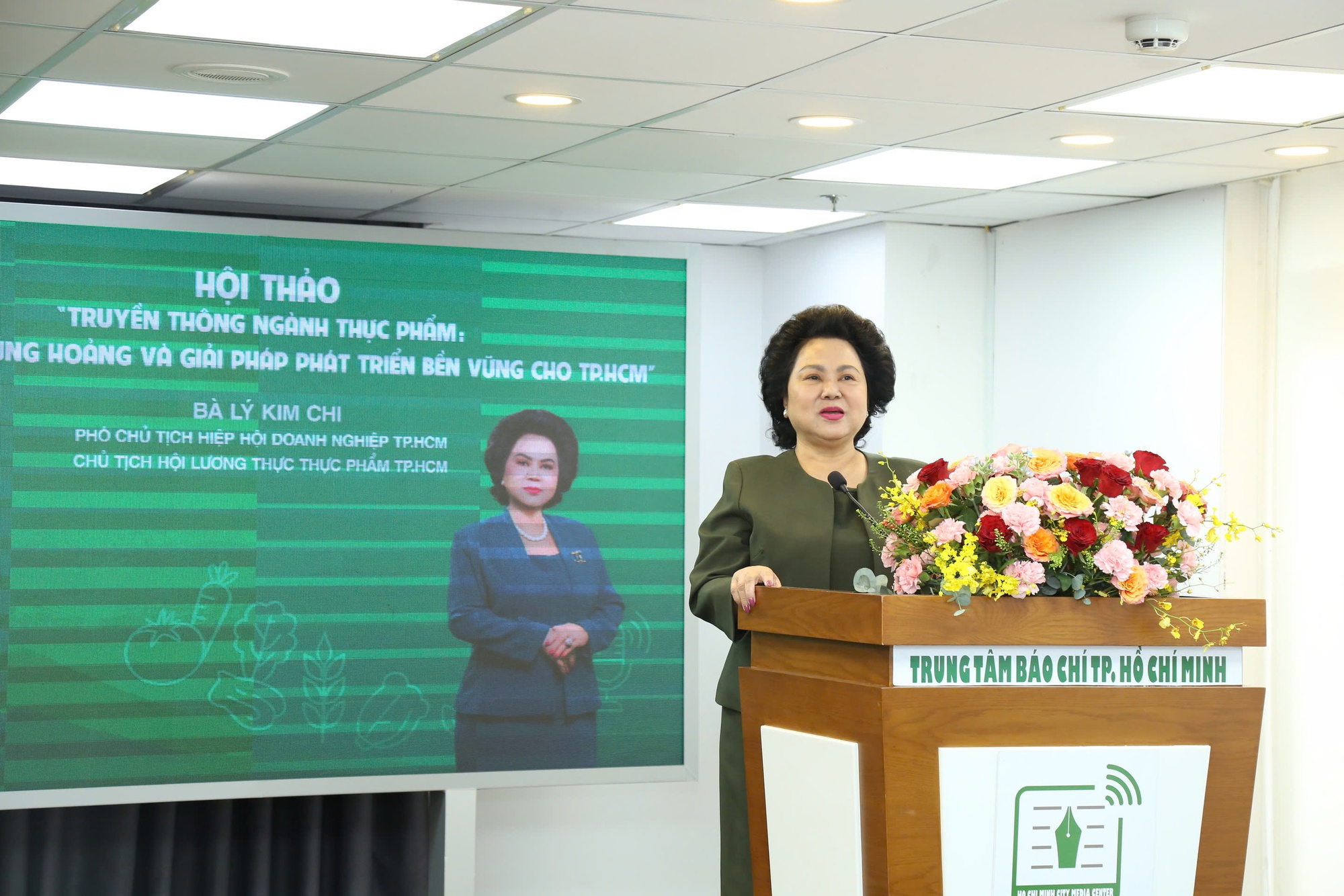 Từ vụ trứng gà giả, kẹo Kera..., TP HCM sẽ lập danh sách đen các KOL tham gia truyền thông "bẩn"- Ảnh 2. Từ vụ trứng gà giả, kẹo Kera..., TP HCM sẽ lập danh sách đen các KOL tham gia truyền thông "bẩn"- Ảnh 2.