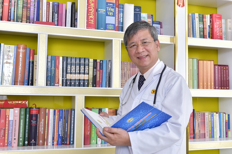Chân dung 1 Đại biểu Quốc hội muốn tặng công viên 34ha trị giá 500 tỷ đồng cho Nhà nước: Là Anh hùng lao động, sáng lập tập đoàn y tế hàng đầu Việt Nam- Ảnh 1. Chân dung 1 Đại biểu Quốc hội muốn tặng công viên 34ha trị giá 500 tỷ đồng cho Nhà nước: Là Anh hùng lao động, sáng lập tập đoàn y tế hàng đầu Việt Nam- Ảnh 1.