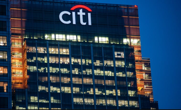 Citigroup sa thải 20.000 lao động: Nhân viên ngân hàng không chịu thay đổi thì sẽ bị mất việc vì AI, cơn bão đào thải không chừa ai- Ảnh 1. Citigroup sa thải 20.000 lao động: Nhân viên ngân hàng không chịu thay đổi thì sẽ bị mất việc vì AI, cơn bão đào thải không chừa ai- Ảnh 1.