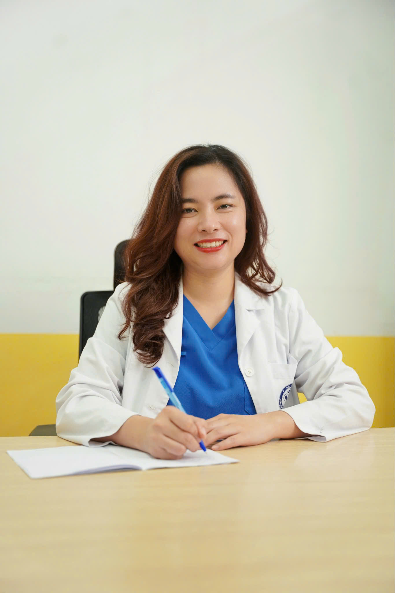 Người phụ nữ hot nhất TikTok lúc này: Đã bác sĩ còn kiêm dịch cabin Y khoa - khó nhằn bậc nhất, dân mạng choáng váng gọi tên "trùm cuối con nhà người ta"!- Ảnh 8.