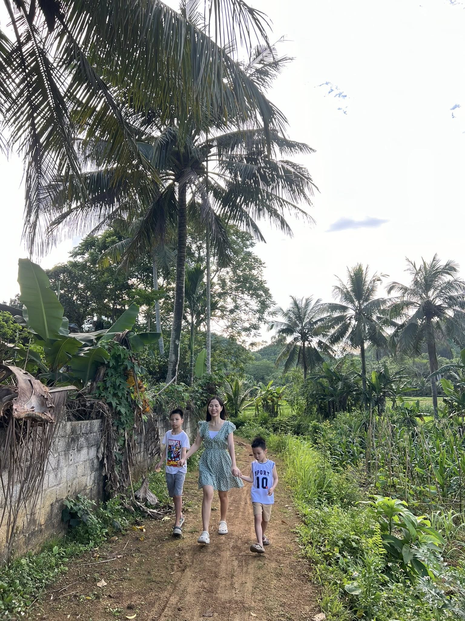 Từng sợ con thua thiệt vì bỏ phố về quê, bà mẹ Thanh Hóa giờ thở phào: "Làm tốt điều này, con ở đâu cũng trưởng thành tử tế"- Ảnh 6. Từng sợ con thua thiệt vì bỏ phố về quê, bà mẹ Thanh Hóa giờ thở phào: "Làm tốt điều này, con ở đâu cũng trưởng thành tử tế"- Ảnh 6.