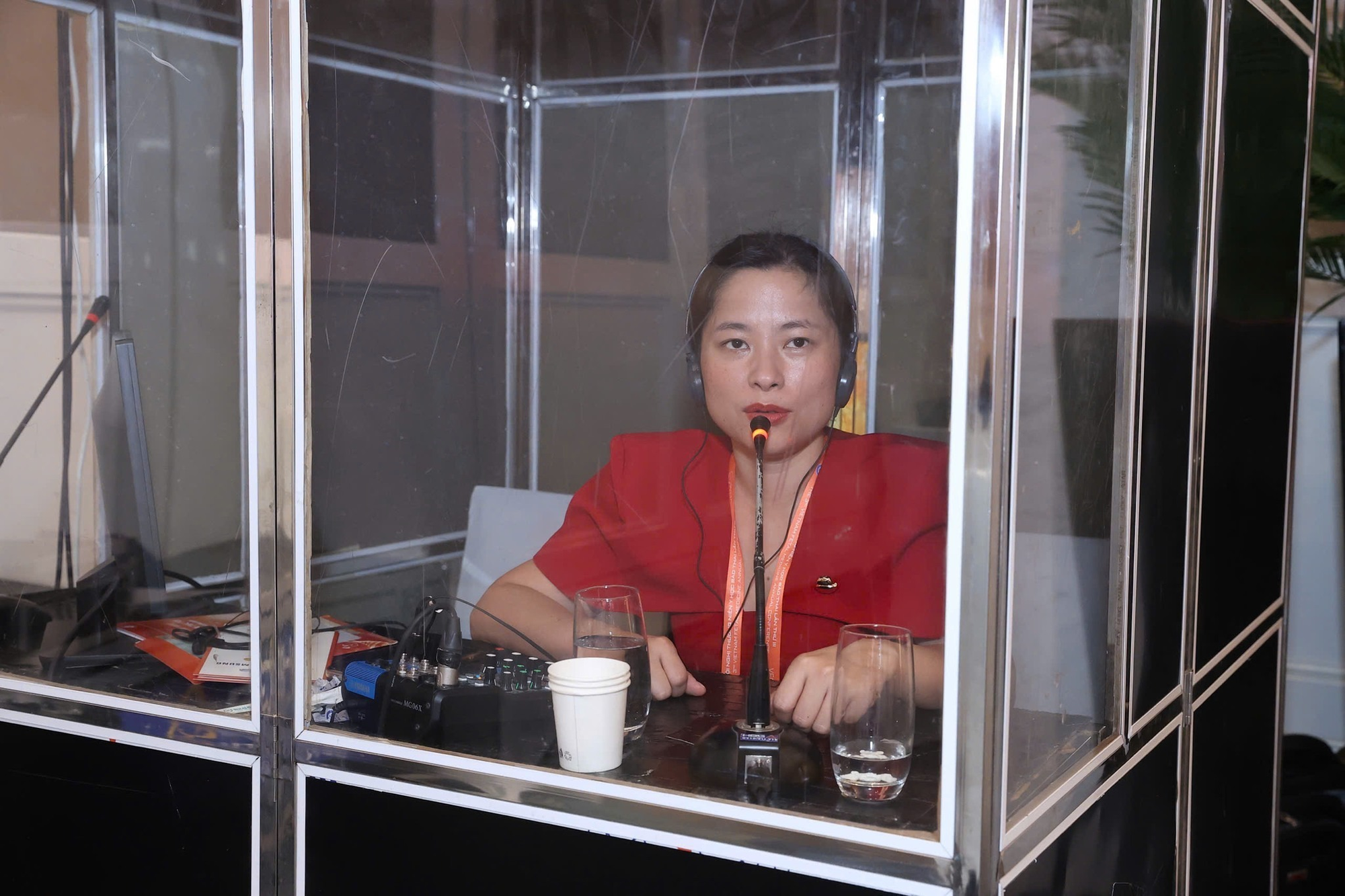 Người phụ nữ hot nhất TikTok lúc này: Đã bác sĩ còn kiêm dịch cabin Y khoa - khó nhằn bậc nhất, dân mạng choáng váng gọi tên "trùm cuối con nhà người ta"!- Ảnh 5.