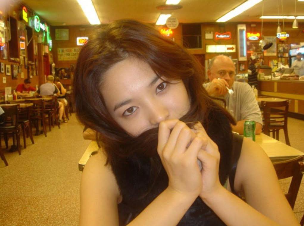 Nhan sắc không camera thường nào “đánh bại” nổi: Song Hye Kyo tuổi đôi mươi đẹp mộc đến nao lòng- Ảnh 10. Nhan sắc không camera thường nào “đánh bại” nổi: Song Hye Kyo tuổi đôi mươi đẹp mộc đến nao lòng- Ảnh 10.