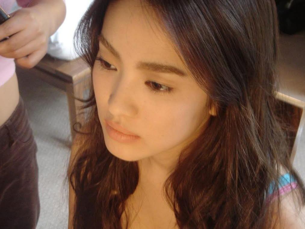 Nhan sắc không camera thường nào “đánh bại” nổi: Song Hye Kyo tuổi đôi mươi đẹp mộc đến nao lòng- Ảnh 4. Nhan sắc không camera thường nào “đánh bại” nổi: Song Hye Kyo tuổi đôi mươi đẹp mộc đến nao lòng- Ảnh 4.
