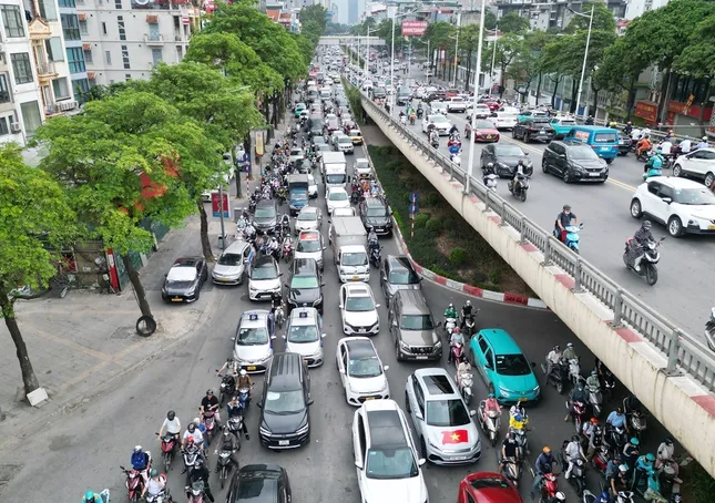 Sở Xây dựng Hà Nội nói về giải pháp xử lý bất cập tại nút giao Trần Duy Hưng - Láng- Ảnh 1. Sở Xây dựng Hà Nội nói về giải pháp xử lý bất cập tại nút giao Trần Duy Hưng - Láng- Ảnh 1.