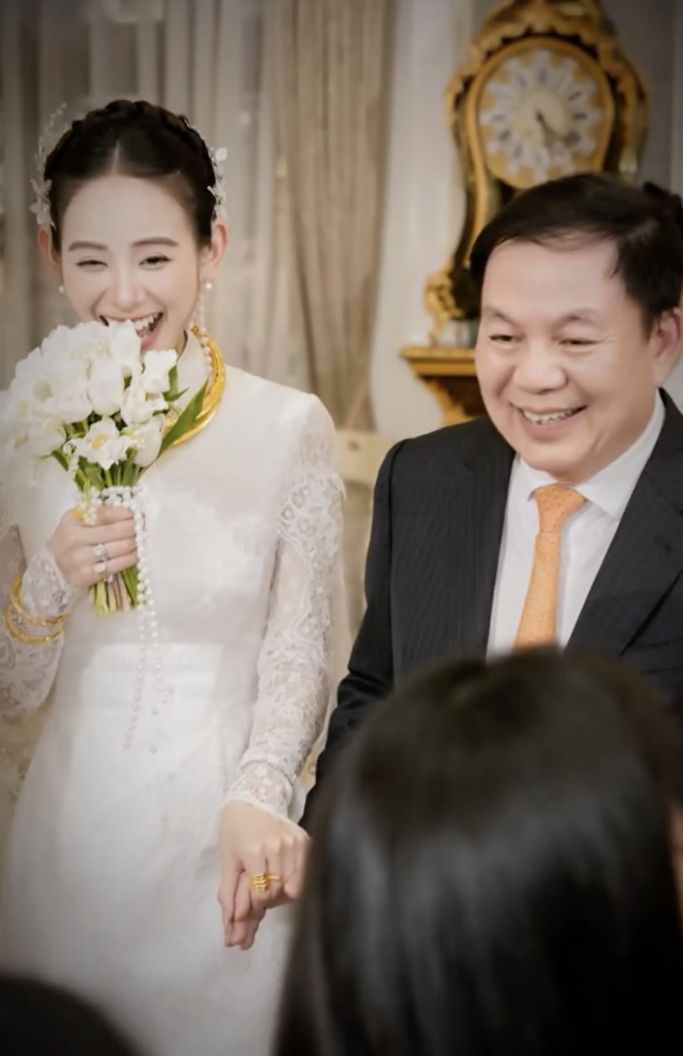 HOT: "Kim Tae Hee Việt Nam" bí mật kết hôn với thiếu gia sau 4 tháng chia tay Nam vương Vbiz!- Ảnh 5. HOT: "Kim Tae Hee Việt Nam" bí mật kết hôn với thiếu gia sau 4 tháng chia tay Nam vương Vbiz!- Ảnh 5.