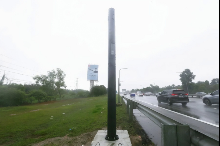 Malaysia: AI 'soi' tốc độ trên đường cao tốc- Ảnh 1. Malaysia: AI 'soi' tốc độ trên đường cao tốc- Ảnh 1.