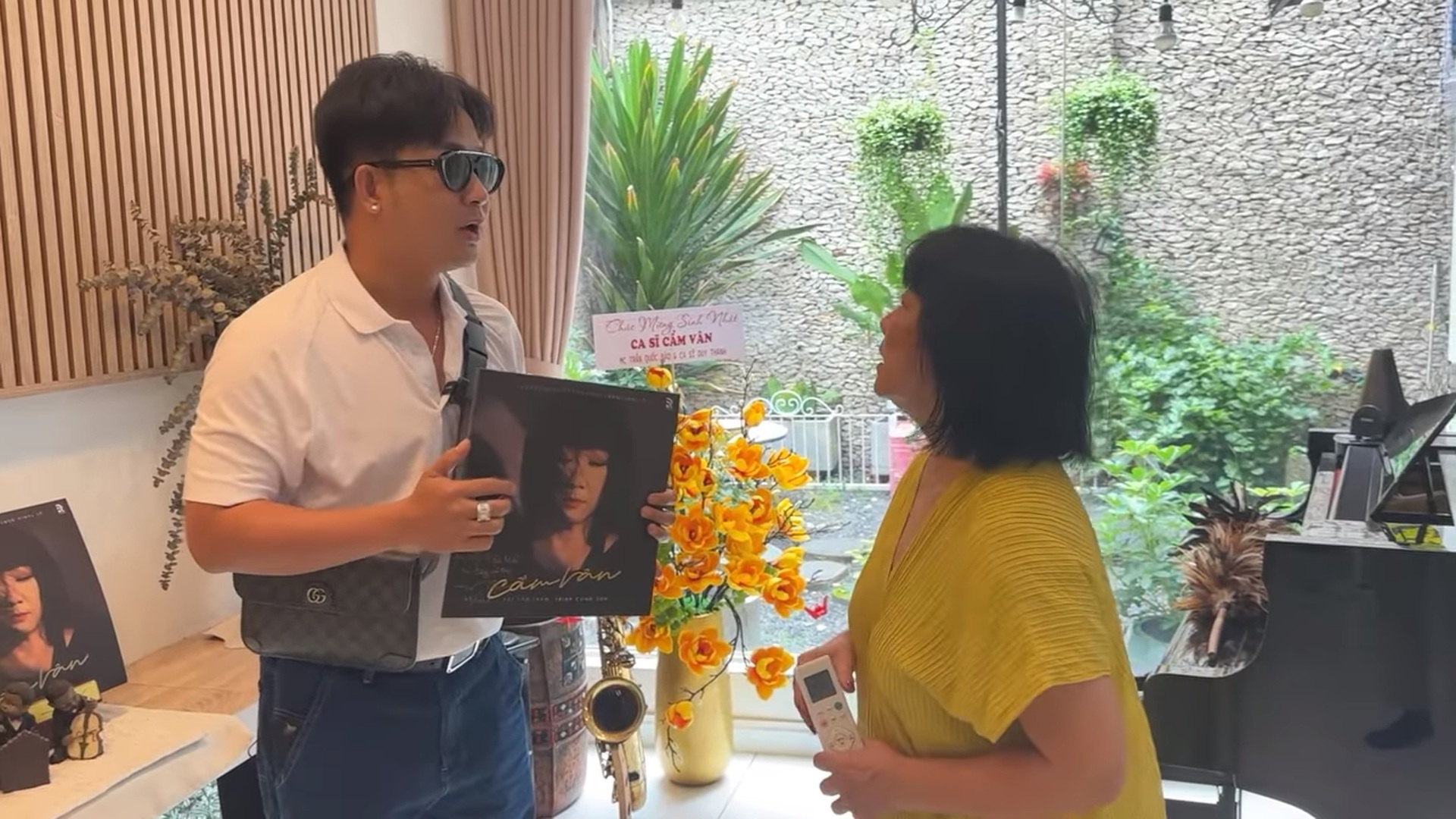 Nữ danh ca sở hữu biệt thự vài chục tỷ trung tâm TP.HCM, đàn em choáng ngợp- Ảnh 2. Nữ danh ca sở hữu biệt thự vài chục tỷ trung tâm TP.HCM, đàn em choáng ngợp- Ảnh 2.