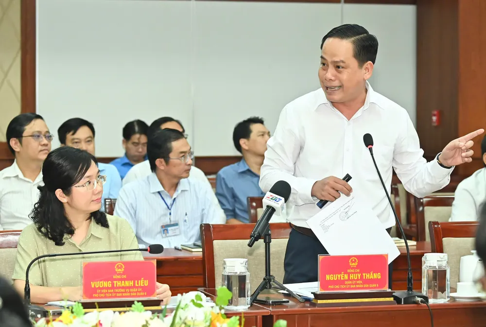 Chủ tịch UBND TPHCM làm việc với quận 6 để tháo gỡ khó khăn vướng mắc các dự án đầu tư- Ảnh 2. Chủ tịch UBND TPHCM làm việc với quận 6 để tháo gỡ khó khăn vướng mắc các dự án đầu tư- Ảnh 2.