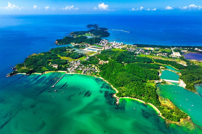 Đến hòn đảo này ai cũng ngơ ngác hỏi Đến hòn đảo này ai cũng ngơ ngác hỏi
