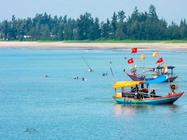 Phát hiện bãi biển ít du khách biết ở Nghệ An, người bản địa nhận xét: Nước trong xanh hơn Cửa Lò- Ảnh 4. Phát hiện bãi biển ít du khách biết ở Nghệ An, người bản địa nhận xét: Nước trong xanh hơn Cửa Lò- Ảnh 4.