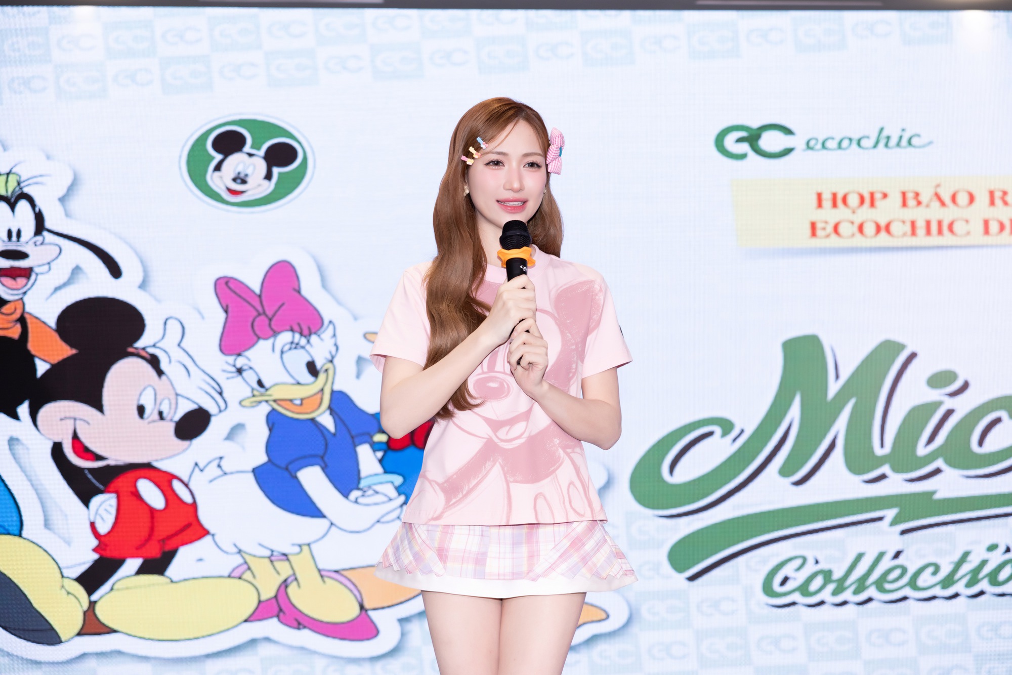 Hoà Minzy: "Chỉ cần tôi gật đầu, hàng trăm thương hiệu bỏ rất nhiều tiền để mời quảng cáo"- Ảnh 1. Hoà Minzy: "Chỉ cần tôi gật đầu, hàng trăm thương hiệu bỏ rất nhiều tiền để mời quảng cáo"- Ảnh 1.