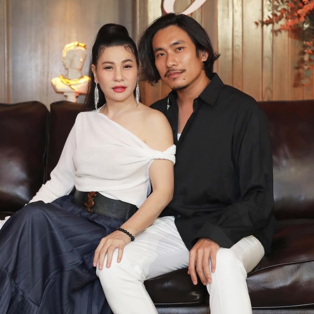 Nam nghệ sĩ Việt sau 4 năm chia tay bạn gái hơn 18 tuổi: Đẹp trai hơn, chuyện tình ái không để lộ- Ảnh 1. Nam nghệ sĩ Việt sau 4 năm chia tay bạn gái hơn 18 tuổi: Đẹp trai hơn, chuyện tình ái không để lộ- Ảnh 1.