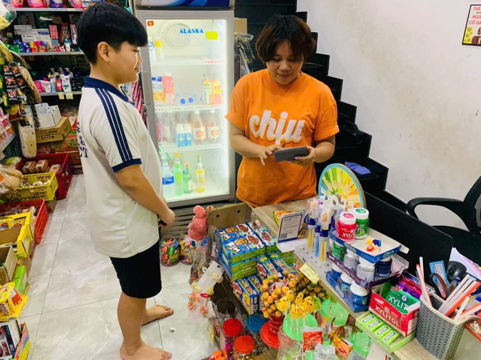 Đóng BHXH bắt buộc từ ngày 1-7, chủ quán cà phê, tiệm tạp hóa nói gì?- Ảnh 2. Đóng BHXH bắt buộc từ ngày 1-7, chủ quán cà phê, tiệm tạp hóa nói gì?- Ảnh 2.