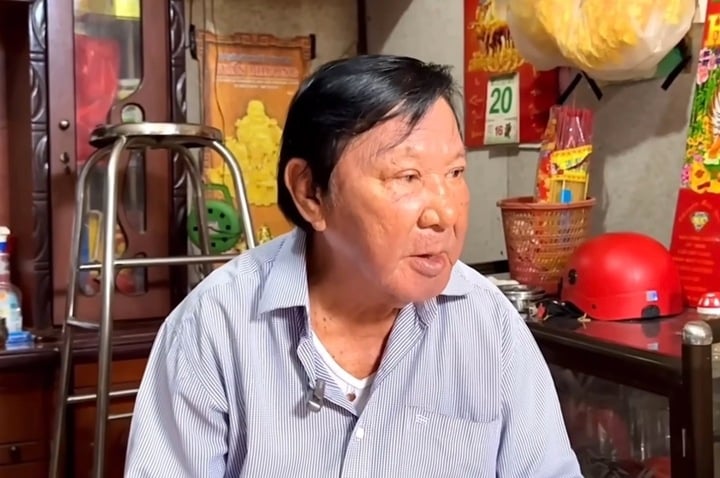 'Ông bầu' cải lương lừng lẫy giờ ở nhà cũ nát, vợ phải đi rửa bát kiếm tiền- Ảnh 4. 'Ông bầu' cải lương lừng lẫy giờ ở nhà cũ nát, vợ phải đi rửa bát kiếm tiền- Ảnh 4.