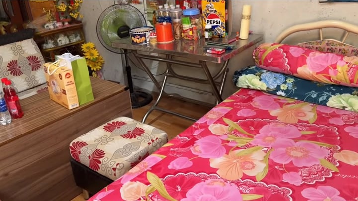 'Ông bầu' cải lương lừng lẫy giờ ở nhà cũ nát, vợ phải đi rửa bát kiếm tiền- Ảnh 3. 'Ông bầu' cải lương lừng lẫy giờ ở nhà cũ nát, vợ phải đi rửa bát kiếm tiền- Ảnh 3.